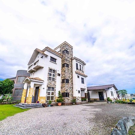 Hostal Aurora Castle Luodong Exterior foto